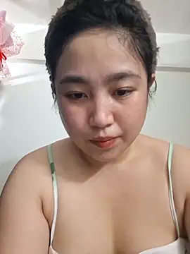 Snapshot of Minn-cute chatting on 18, 4, 2026 Minn-cute online show from 18, 4, 2026