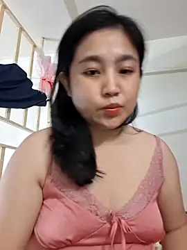 Snapshot of Minn-cute chatting on 6, 5, 2026 Minn-cute online show from 6, 5, 2026