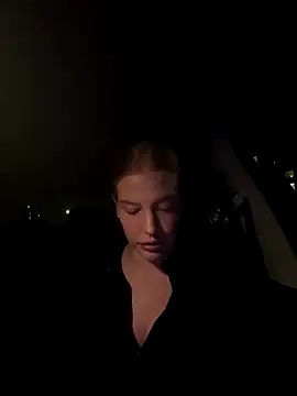 Snapshot of Chloemillerrxx chatting on 28, 9, 2025 Chloemillerrxx online show from 28, 9, 2025