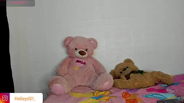 HaileyDuke online show from 5, 4, 2026