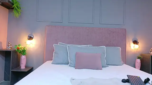 Camila Hill  online show from 11, 9, 2025