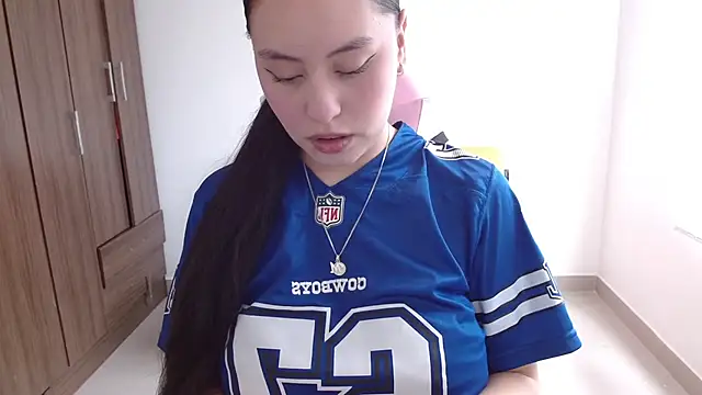 madissooon   online show from 5, 11, 2025