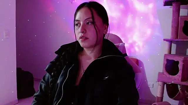 madissooon   online show from 15, 12, 2025