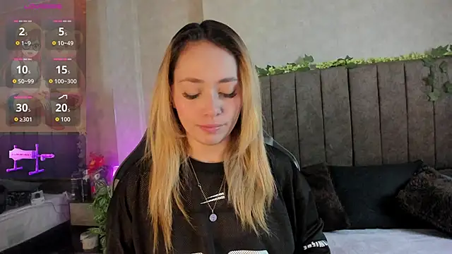 LanaMills  online show from 4, 2, 2026