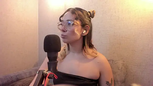 Snapshot of LanaMills_ chatting on 30, 7, 2026 LanaMills online show from 30, 7, 2026