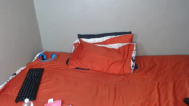 Lunalee online show from 30, 11, 2025