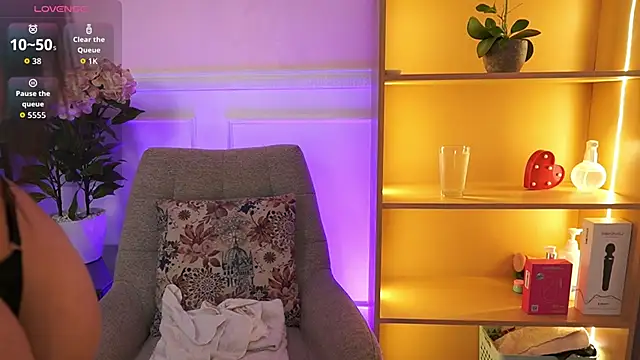 MilaCrave online show from 28, 2, 2026