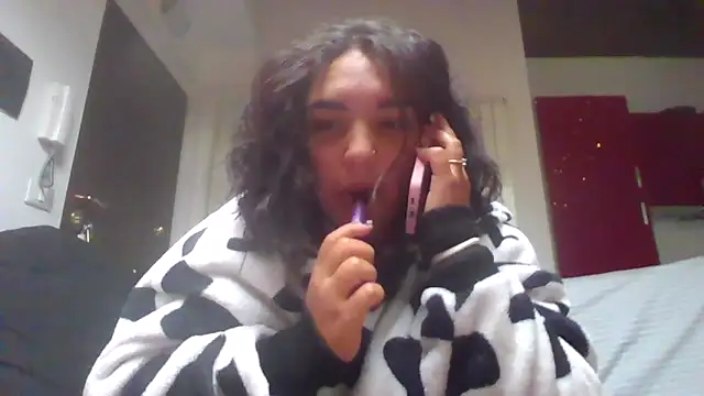 Snapshot of LadySophia03 chatting on 24, 9, 2025 LadySophia03 online show from 24, 9, 2025