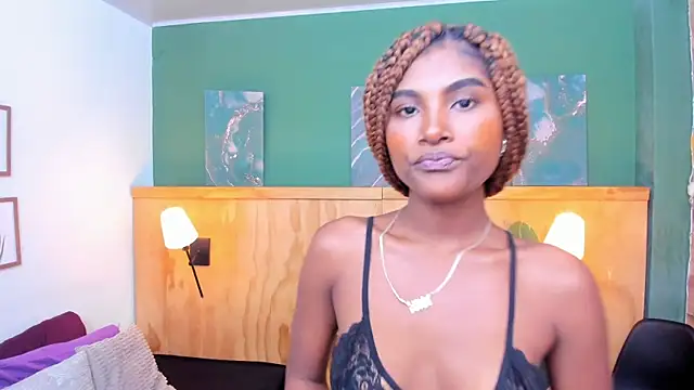 halleylorens online show from 15, 4, 2026