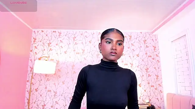 Snapshot of halleylorens chatting on 23, 6, 2026 halleylorens online show from 23, 6, 2026