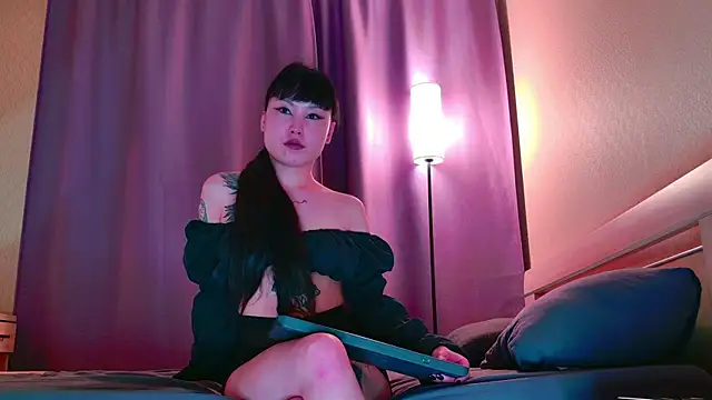 Snapshot of PurpleD1va chatting on 21, 6, 2026 PurpleD1va online show from 21, 6, 2026