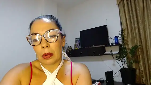 naiaratobon   online show from 12, 10, 2025