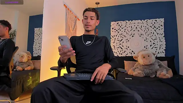 Adonis WB online show from 6, 11, 2025