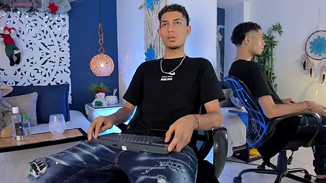 Adonis WB online show from 17, 12, 2025