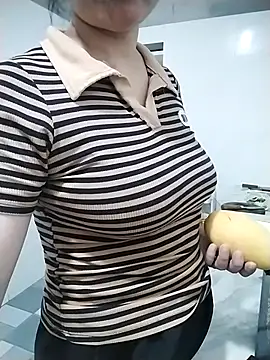 Mie rose online show from 19, 4, 2026