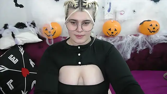 Amber Monro online show from 21, 10, 2025