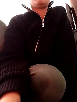 Snapshot of ezgi2545 chatting on 9, 2, 2026 ezgi2545 online show from 9, 2, 2026