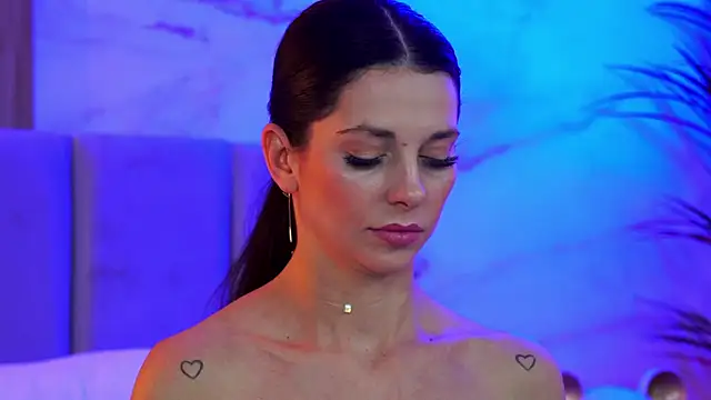 EllyLynn online show from 18, 12, 2025