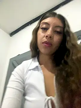 Sara-cooper2 online show from 13, 12, 2025