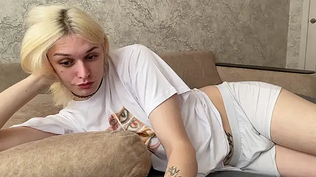 Snapshot of evelina228 chatting on 29, 9, 2025 evelina228 online show from 29, 9, 2025