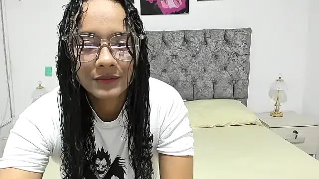 Snapshot of nay_and_aleja1 chatting on 27, 4, 2026 nay and aleja1 online show from 27, 4, 2026
