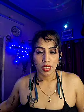 Snapshot of Love_Beauty01 chatting on 8, 3, 2026 Love Beauty01 online show from 8, 3, 2026