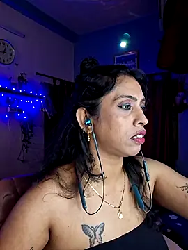 Snapshot of Love_Beauty01 chatting on 23, 3, 2026 Love Beauty01 online show from 23, 3, 2026