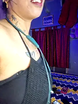 Snapshot of Love_Beauty01 chatting on 1, 4, 2026 Love Beauty01 online show from 1, 4, 2026