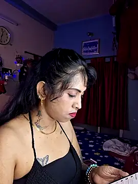 Snapshot of Love_Beauty01 chatting on 2, 5, 2026 Love Beauty01 online show from 2, 5, 2026