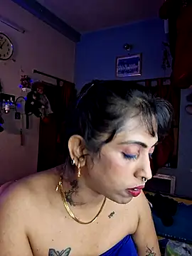 Snapshot of Love_Beauty01 chatting on 5, 5, 2026 Love Beauty01 online show from 5, 5, 2026