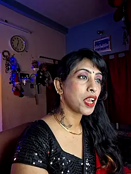 Snapshot of Love_Beauty01 chatting on 11, 5, 2026 Love Beauty01 online show from 11, 5, 2026