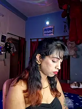 Snapshot of Love_Beauty01 chatting on 21, 5, 2026 Love Beauty01 online show from 21, 5, 2026