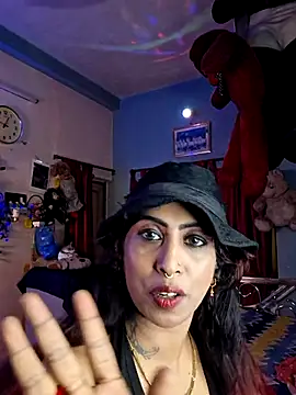 Snapshot of Love_Beauty01 chatting on 26, 6, 2026 Love Beauty01 online show from 26, 6, 2026