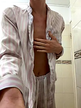 MilaRenee online show from 7, 10, 2025