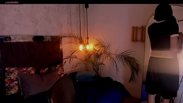 mysterius boy online show from 21, 12, 2025