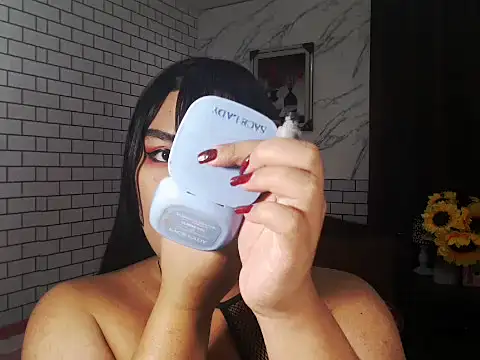 Snapshot of TSbrianaHugeCock chatting on 14, 10, 2025 TSbrianaHugeCock online show from 14, 10, 2025