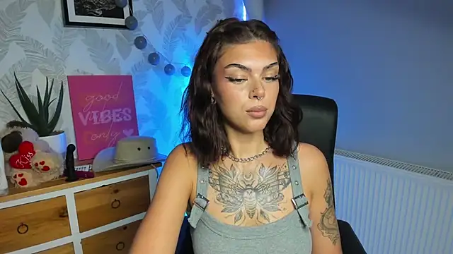 Snapshot of Nova_SIN chatting on 13, 7, 2026 Nova SIN online show from 13, 7, 2026