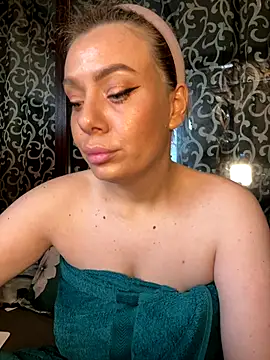 Snapshot of emmasweett11 chatting on 17, 9, 2025 emmasweett11 online show from 17, 9, 2025