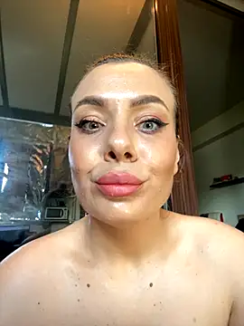 Snapshot of emmasweett11 chatting on 5, 10, 2025 emmasweett11 online show from 5, 10, 2025