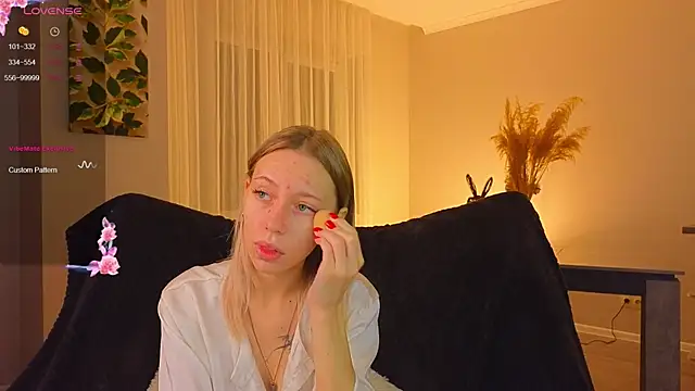 NyxaThorn online show from 14, 11, 2025