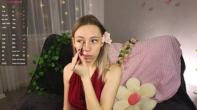 NyxaThorn online show from 13, 1, 2026