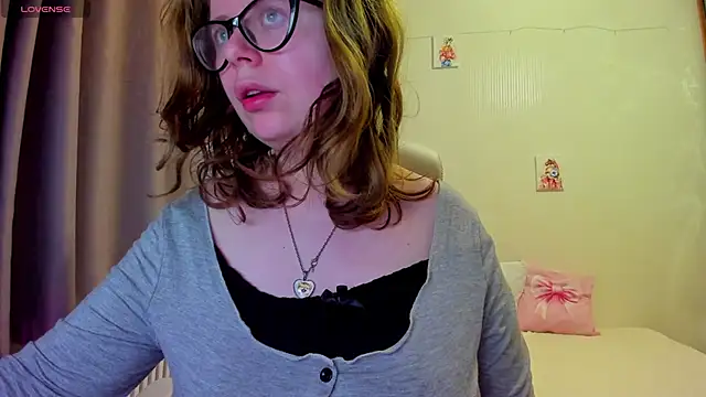 MilisaSweet777 online show from 5, 4, 2026