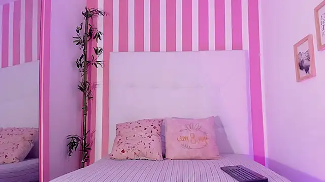 Snapshot of Maddy_Norton chatting on 25, 2, 2026 Maddy Norton online show from 25, 2, 2026