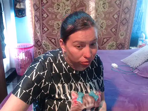 cloequeen15 online show from 21, 4, 2026