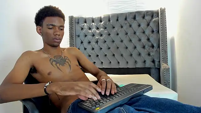 Snapshot of nero_reyd chatting on 11, 5, 2026 nero reyd online show from 11, 5, 2026