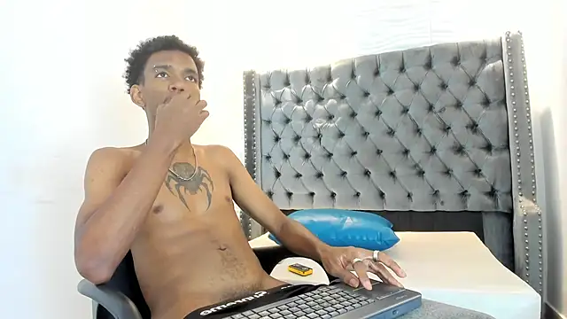 Snapshot of nero_reyd chatting on 6, 6, 2026 nero reyd online show from 6, 6, 2026