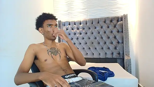 Snapshot of nero_reyd chatting on 8, 7, 2026 nero reyd online show from 8, 7, 2026