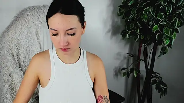 EileenMoores online show from 1, 10, 2025