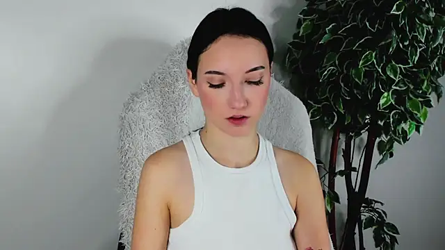 EileenMoores online show from 11, 10, 2025