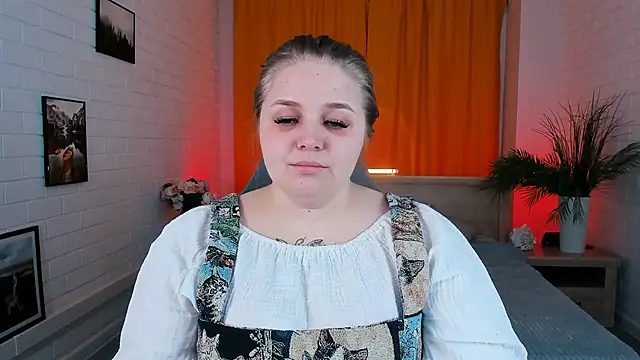 Snapshot of SladaDell chatting on 3, 10, 2025 SladaDell online show from 3, 10, 2025